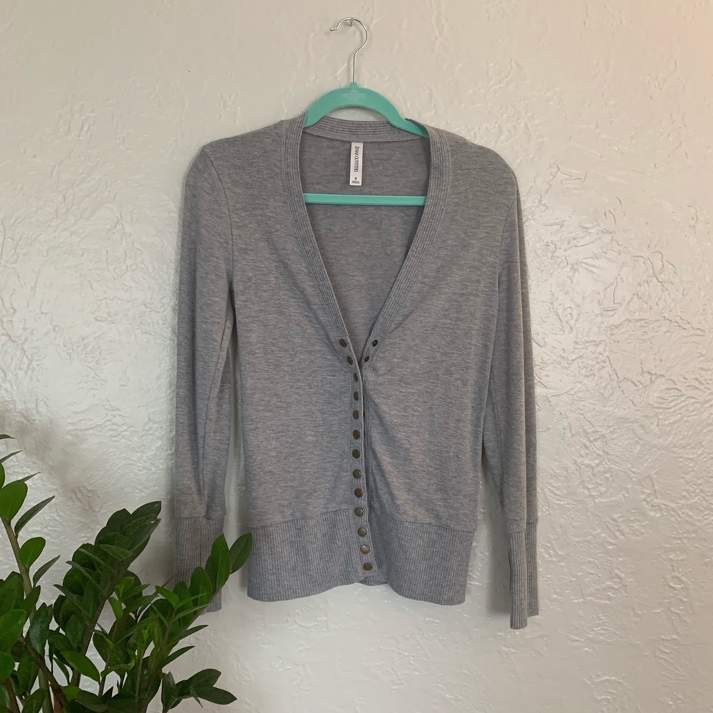 GRAY BUTTON DOWN CARDIGAN